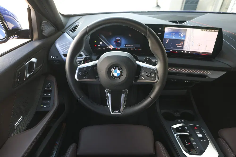 BMW 1-serie 120 M Sport automaat uit 2025, foto 3