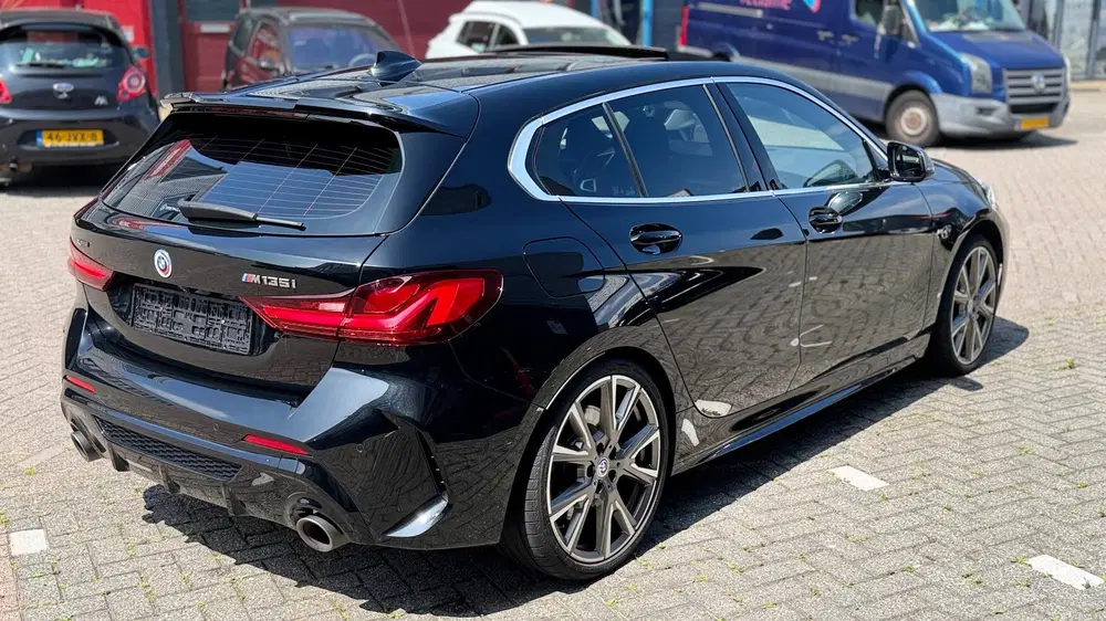 BMW 1-serie M135i xDrive High ExecutiveAutomaat uit 2022, foto 3
