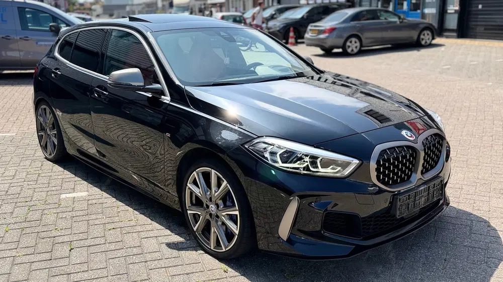 BMW 1-serie M135i xDrive High ExecutiveAutomaat uit 2022, foto 4