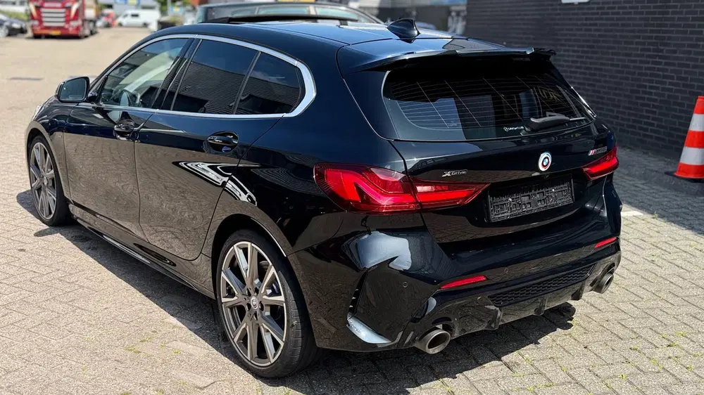 BMW 1-serie M135i xDrive High ExecutiveAutomaat uit 2022, foto 5