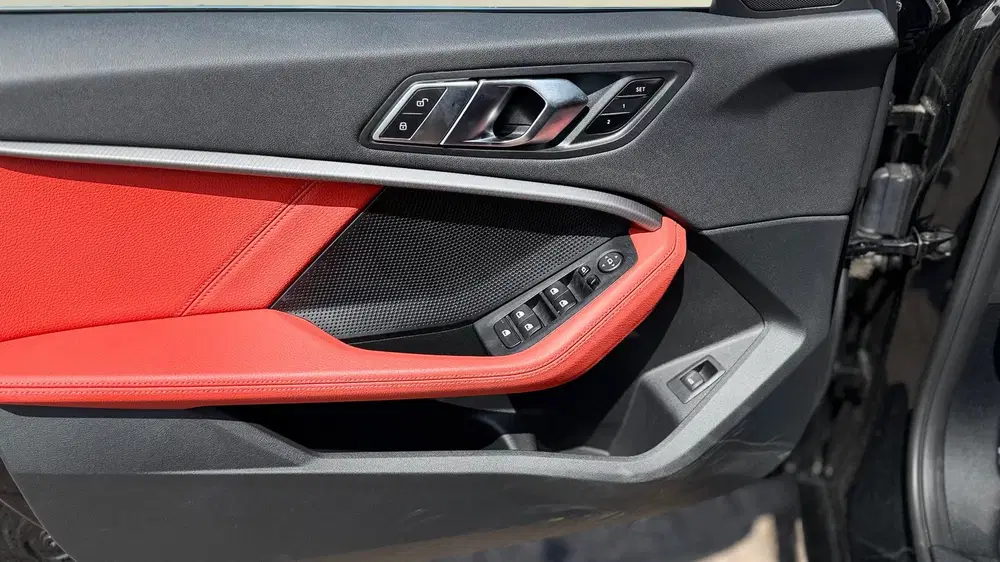 BMW 1-serie M135i xDrive High ExecutiveAutomaat uit 2022, foto 8