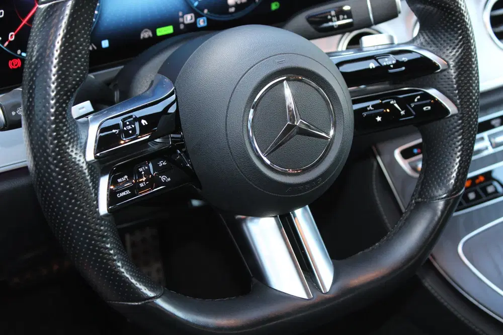 Mercedes-Benz E-Klasse 300e AMG Line NIGHT PAKKET LEDER DIST uit 2021, foto 12