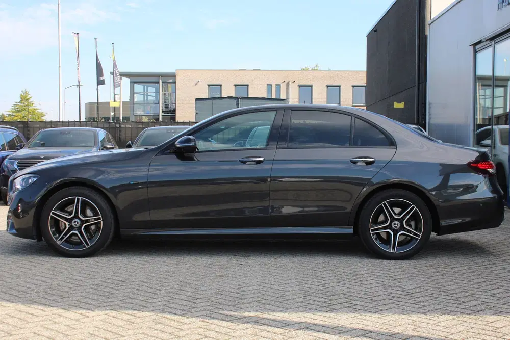 Mercedes-Benz E-Klasse 300e AMG Line NIGHT PAKKET LEDER DIST uit 2021, foto 8