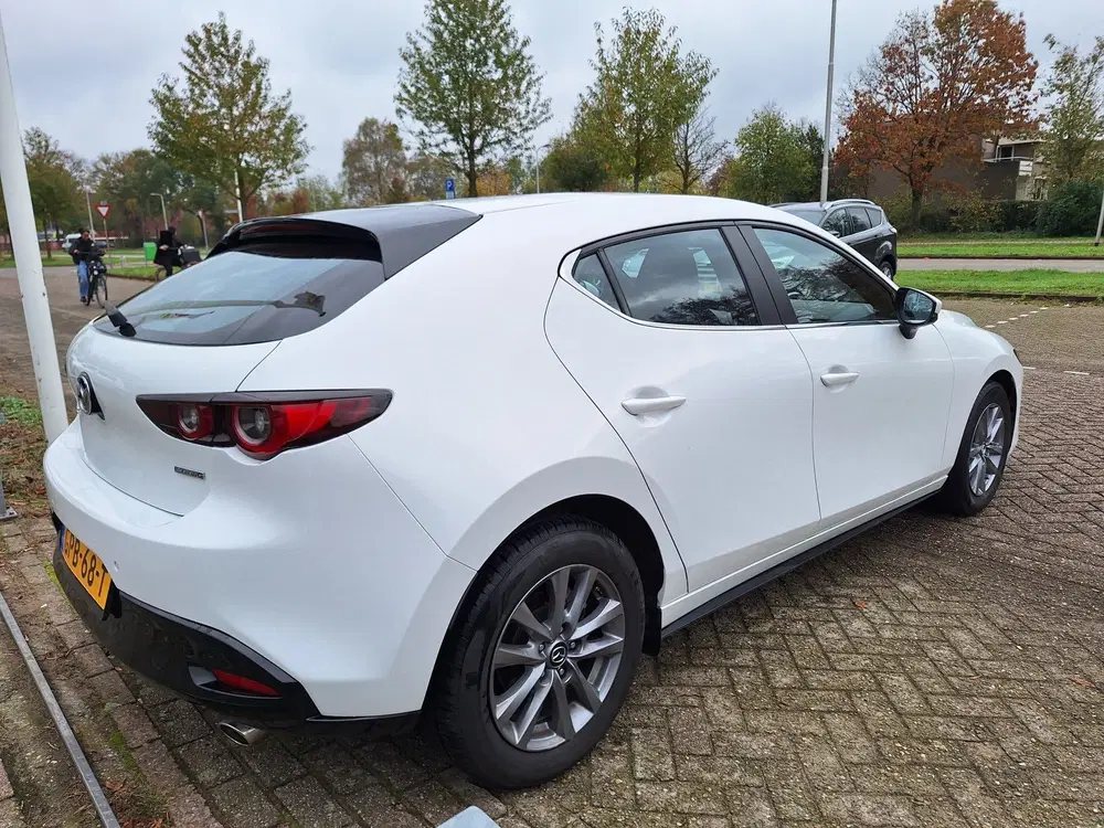 Mazda 3 2.0 e-SkyActiv-G M Hybrid 122 (b.j. 12-202 uit 2022, foto 3