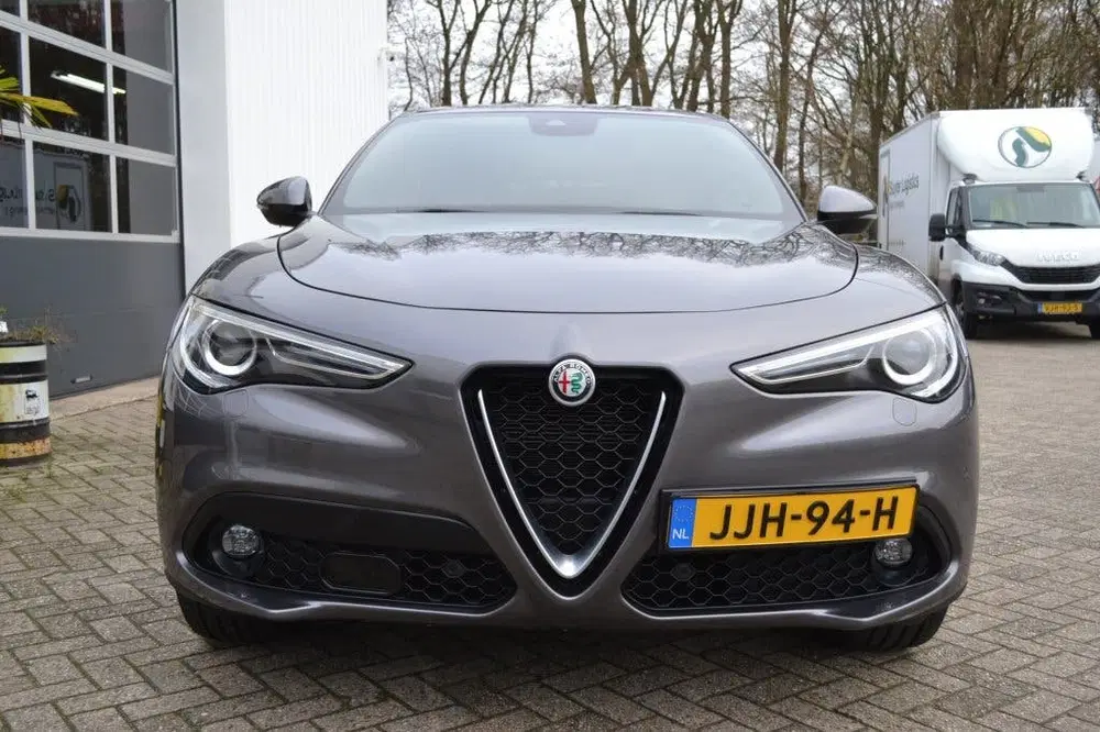 Alfa Romeo Stelvio 2.2 JTD Super BTW auto (bj 2023) uit 2023, foto 2