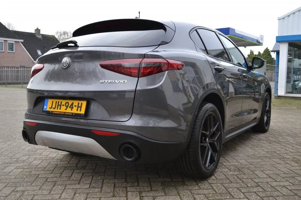 Alfa Romeo Stelvio 2.2 JTD Super BTW auto (bj 2023) uit 2023, foto 9