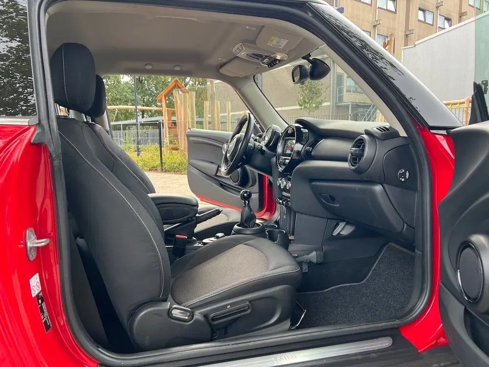 Mini Cooper Cooper 1.5 112pk Apple CarPlay Airco Cruis uit 2019, foto 14