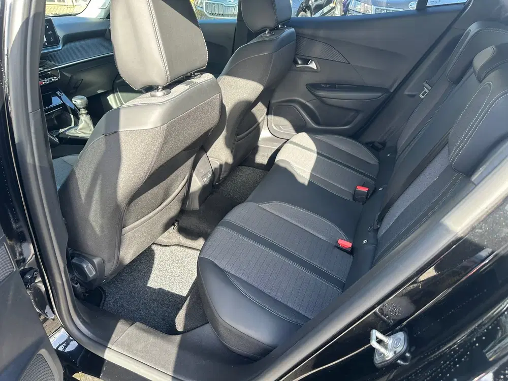 Peugeot 2008 1.2 PureTech Allure Pack uit 2022, foto 7