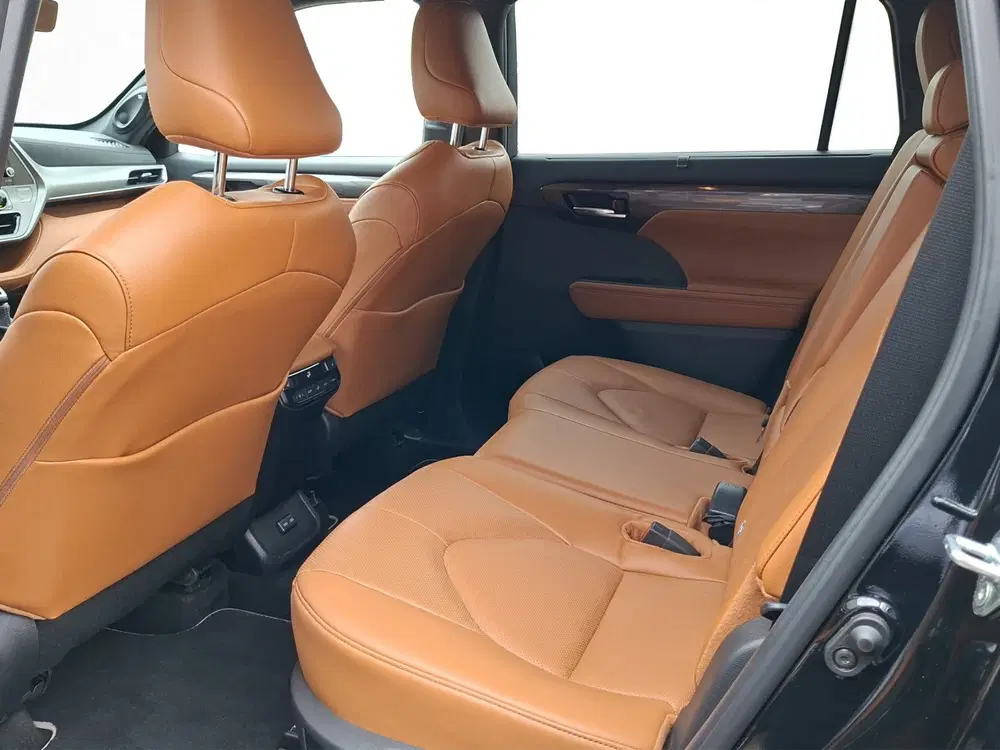 Toyota Highlander 2.5 AWD Hybrid Business Plus uit 2024, foto 15