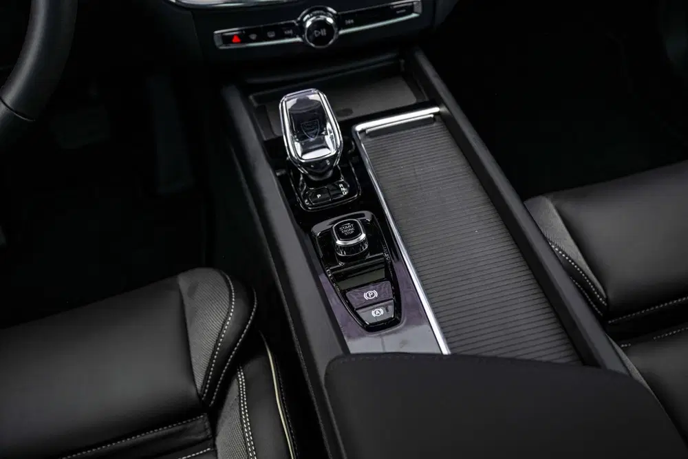 Volvo XC60 2.0 T6 Plug-in Hybrid AWD Ultra Black Edit uit 2026, foto 15