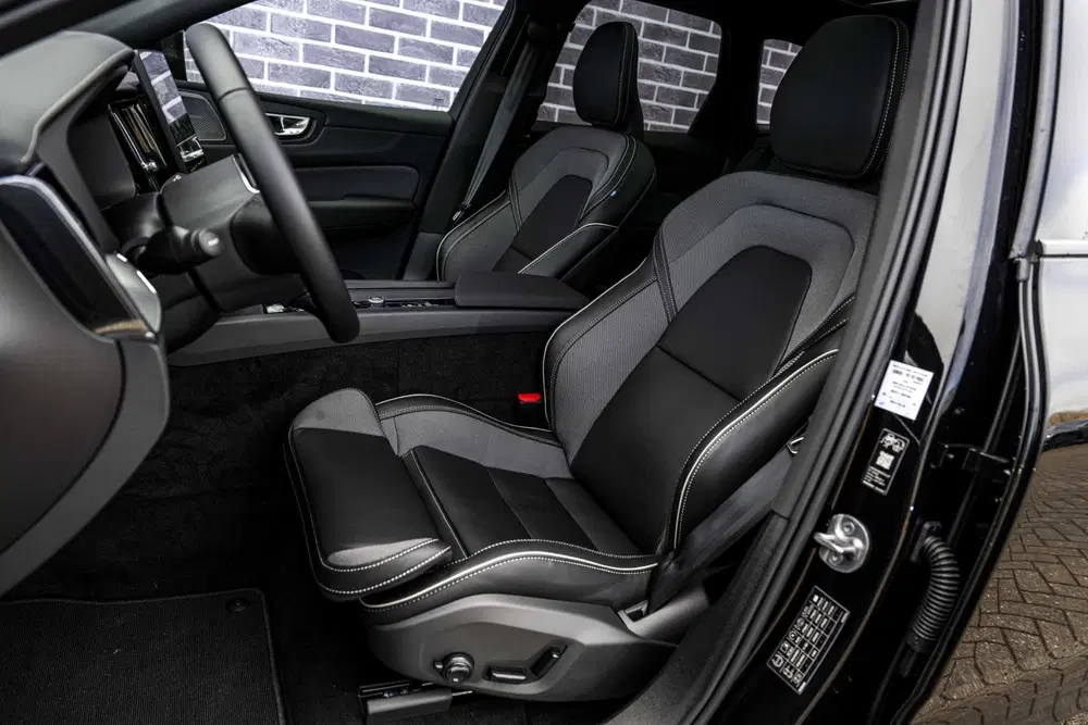 Volvo XC60 2.0 T6 Plug-in Hybrid AWD Ultra Black Edit uit 2026, foto 6