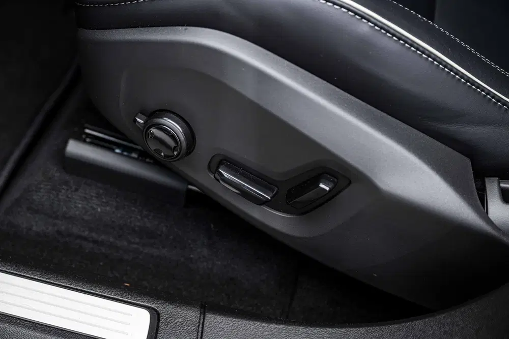 Volvo XC60 2.0 T6 Plug-in Hybrid AWD Ultra Black Edit uit 2026, foto 7