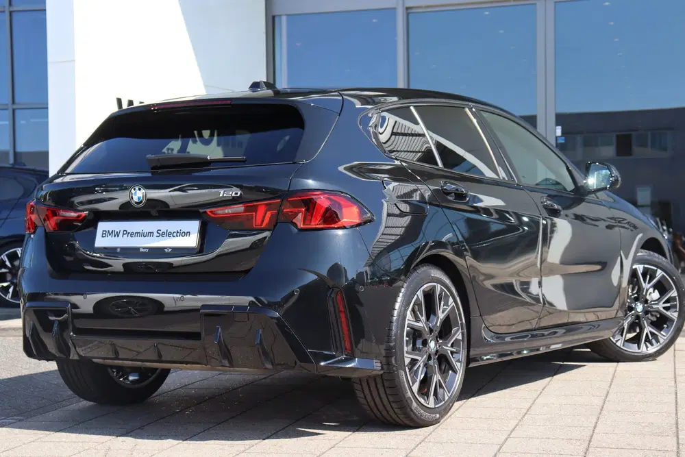 BMW 1-serie 120 M Sport Automaat uit 2026, foto 11
