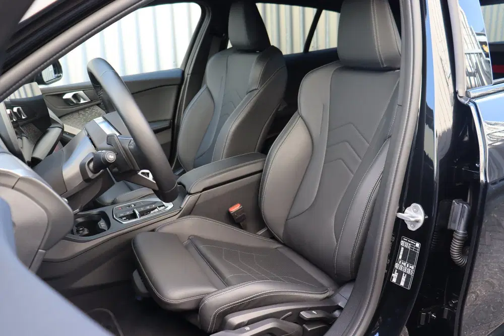 BMW 1-serie 120 M Sport Automaat uit 2026, foto 3