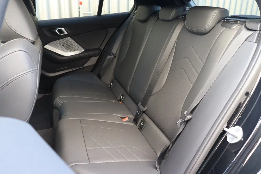 BMW 1-serie 120 M Sport Automaat uit 2026, foto 5