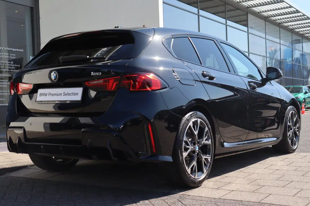 BMW 1-serie 120 M Sport Automaat uit 2026, foto 9