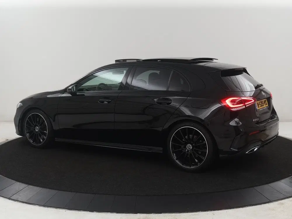 Mercedes-Benz A-Klasse Premium Plus uit 2019, foto 2