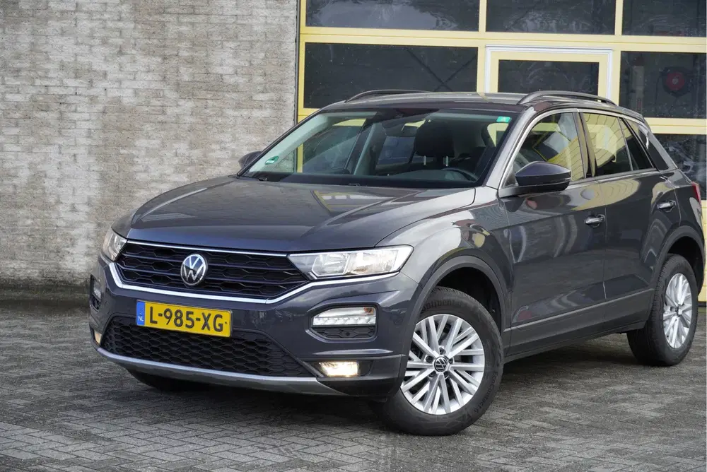 Volkswagen T-Roc 1.0 TSI Style BJ2021 Lmv 16" uit 2021, foto 3