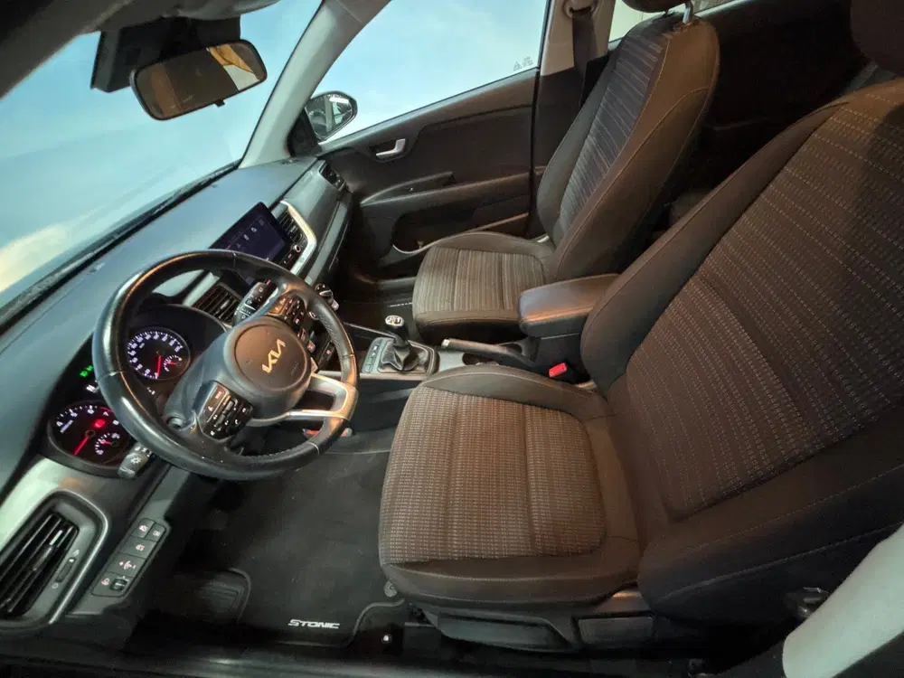 Kia Stonic 1.0 T-GDi MHEV DynamicLine LMV uit 2021, foto 8