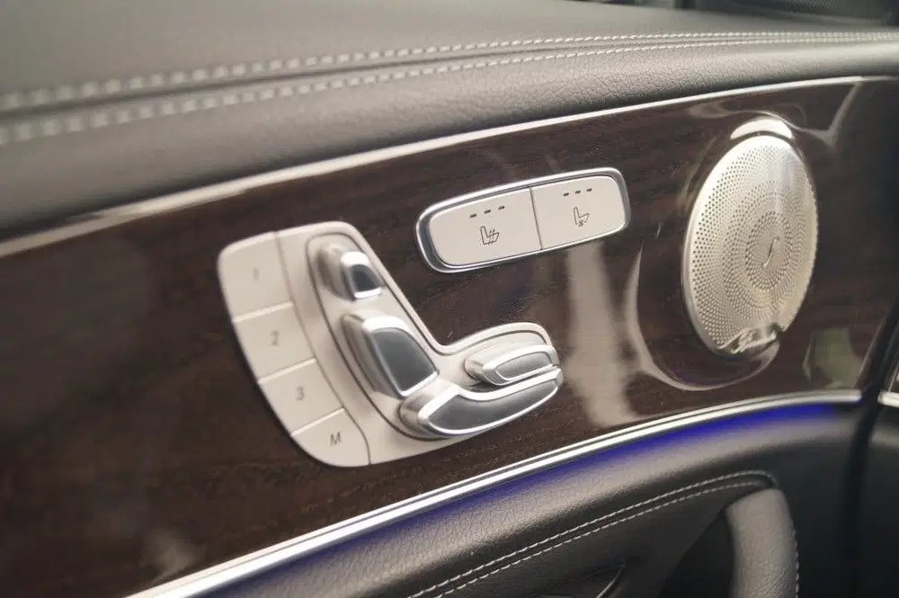 Mercedes-Benz E-Klasse 300de PHEV -LEER-PANO-BURMESTER-LUCHT uit 2022, foto 14