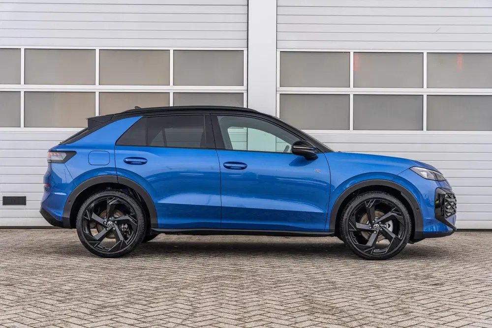 Volkswagen T-Roc 1.5 eTsi 150pk R-Line First Edition uit 2026, foto 3