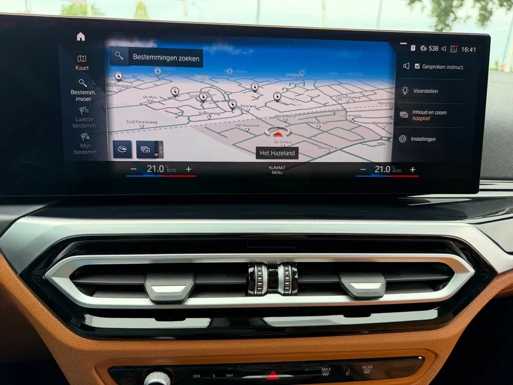 BMW 3-serie 330e xDrive uit 2022, foto 10
