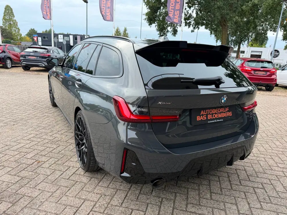 BMW 3-serie 330e xDrive uit 2022, foto 5