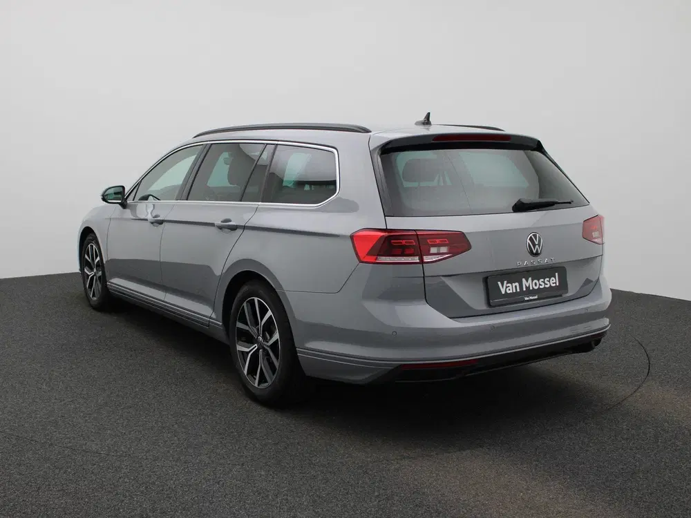 Volkswagen Passat 2.0 TSI Elegance Business AUTOMAAT uit 2023, foto 2