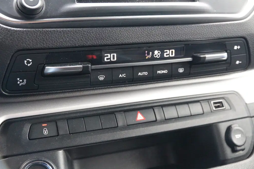 Opel Vivaro 2.0 CDTI 180 uit 2020, foto 15