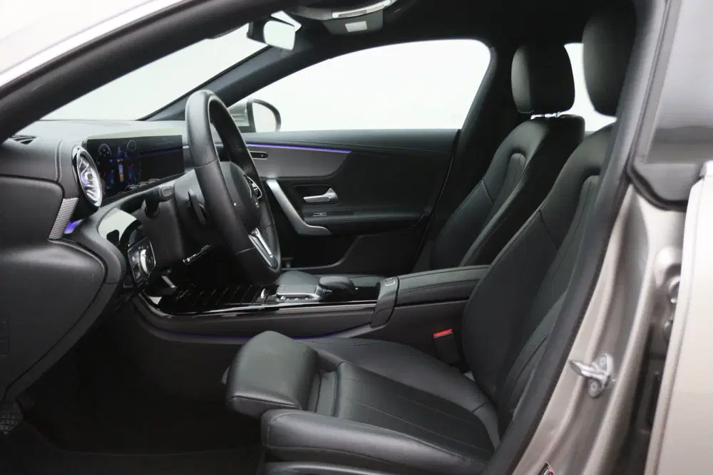 Mercedes-Benz CLA 180 Business Solutio uit 2021, foto 11