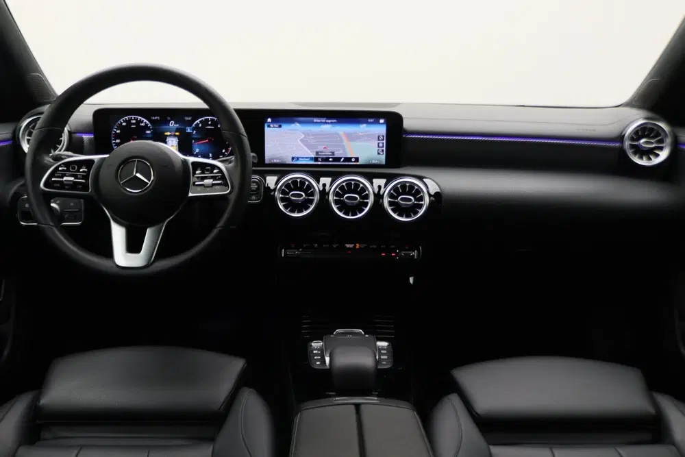 Mercedes-Benz CLA 180 Business Solutio uit 2021, foto 2
