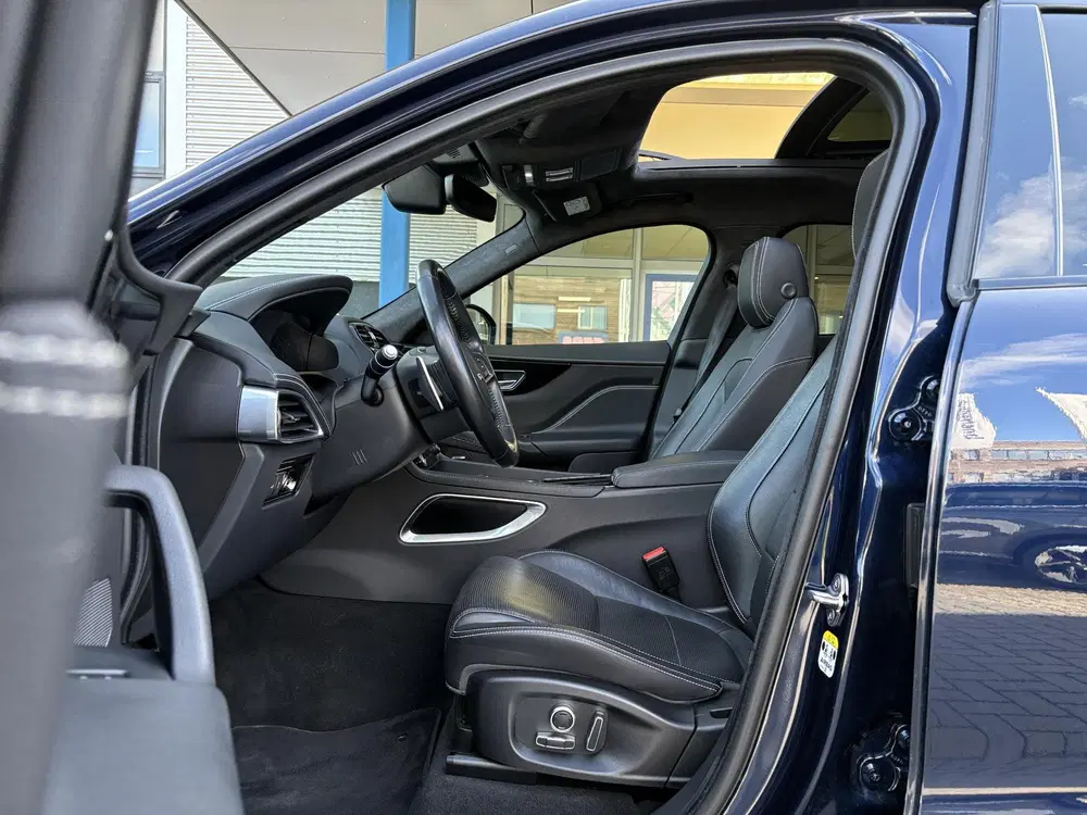 Jaguar F-Pace 2.0t AWD Prestige 250pk uit 2020, foto 15