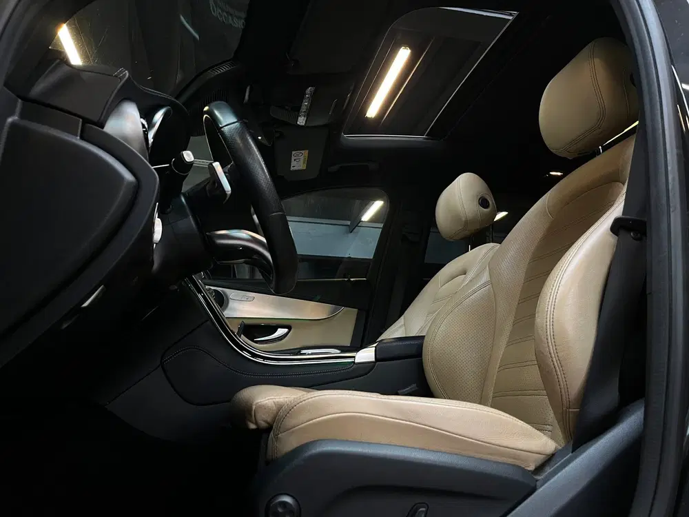 Mercedes-Benz GLC 200 4MATIC AMG Line Pano uit 2019, foto 12