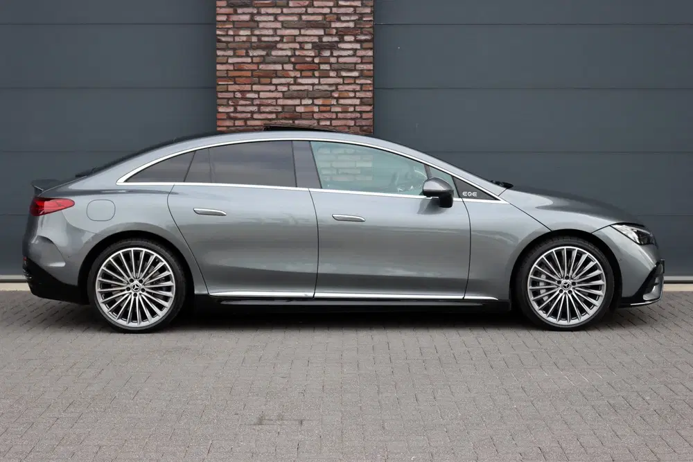 Mercedes-Benz EQE 300 AMG Line 90 kWh uit 2025, foto 11
