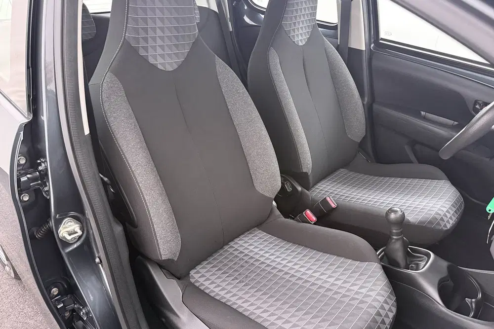 Peugeot 108 1.0 e-VTi Active LED Bluetooth DAB Start uit 2021, foto 14