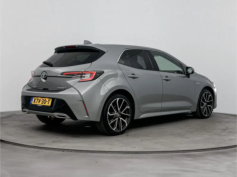 Toyota Corolla 2.0 Hybrid Executive Limited uit 2019, foto 2