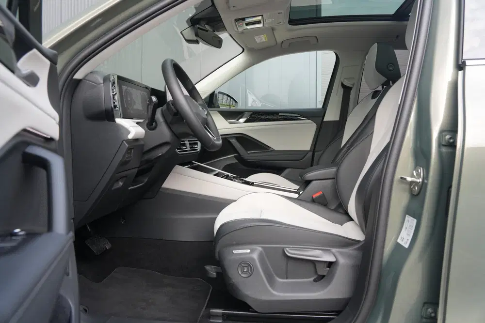 Volkswagen Tiguan 1.5 eHybrid Elegance PHEV uit 2025, foto 15