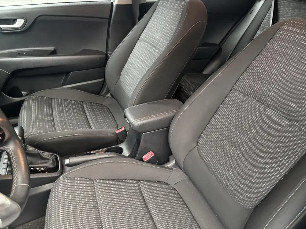 Kia Stonic 1.0 T-GDi MHEV DynamicLine Automaat uit 2023, foto 2