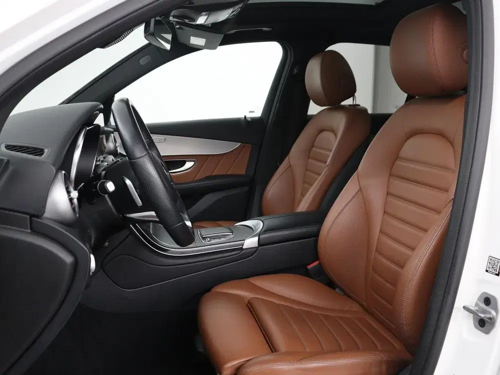Mercedes-Benz GLC 4MATIC Business Solution AMG uit 2021, foto 5