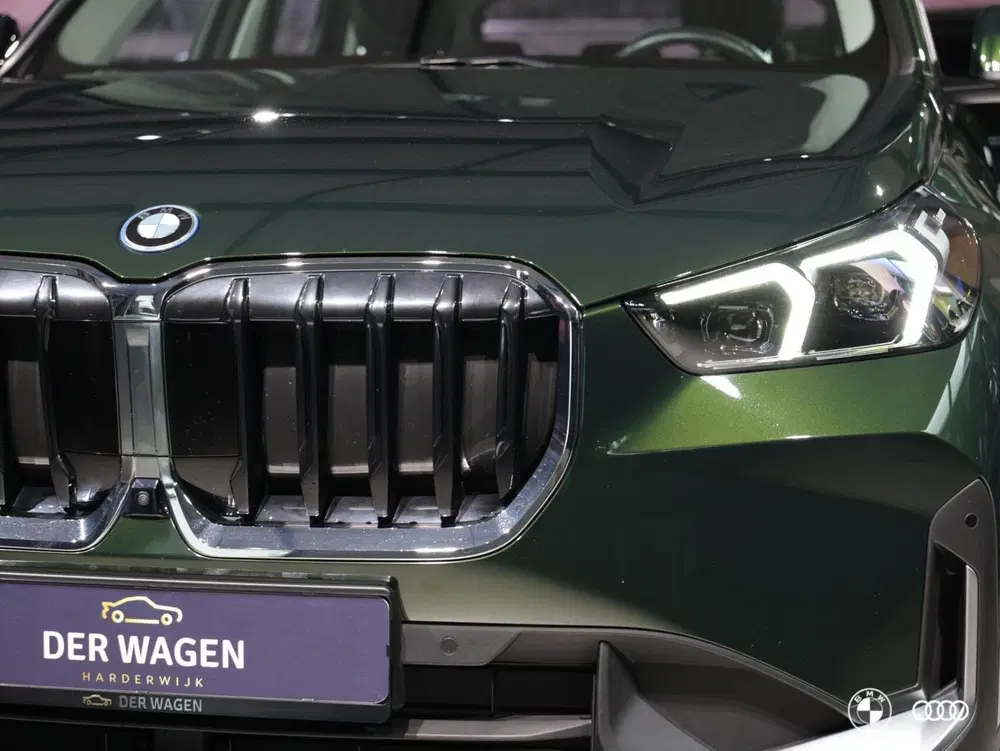 BMW X1 xDrive25e uit 2023, foto 12