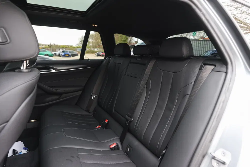 BMW 5-serie 530e High Executive M Sport Automaat uit 2023, foto 12