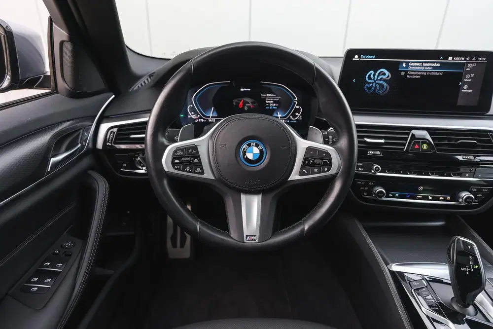 BMW 5-serie 530e High Executive M Sport Automaat uit 2023, foto 3
