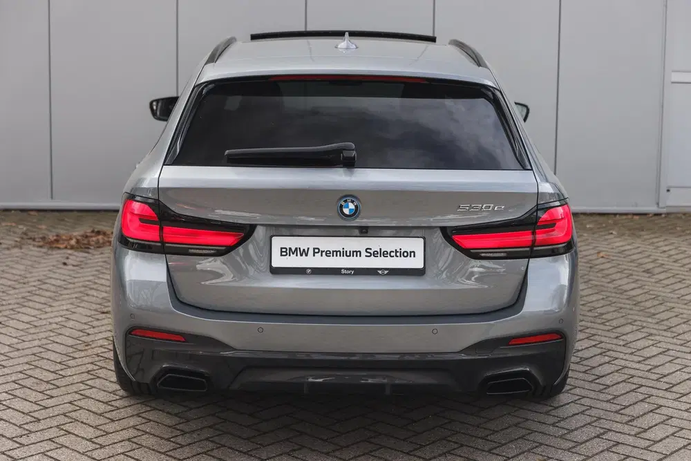 BMW 5-serie 530e High Executive M Sport Automaat uit 2023, foto 7
