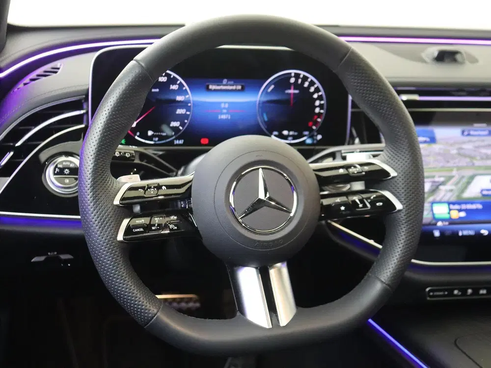 Mercedes-Benz E-Klasse 300 e AMG Line Panoramadak uit 2026, foto 10