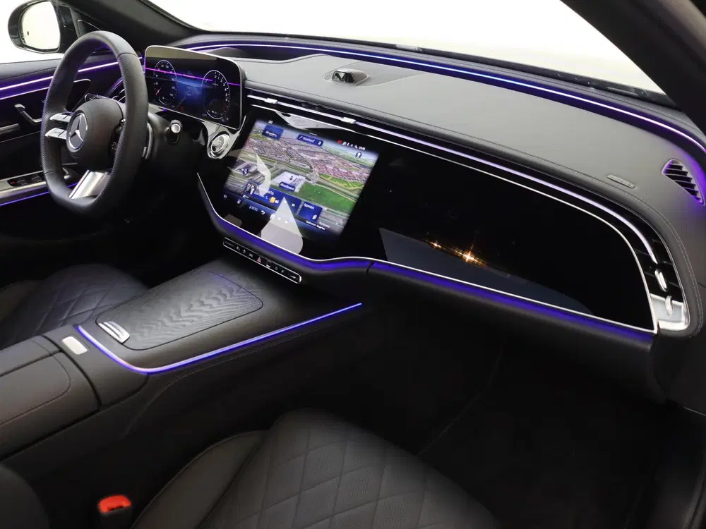 Mercedes-Benz E-Klasse 300 e AMG Line Panoramadak uit 2026, foto 3