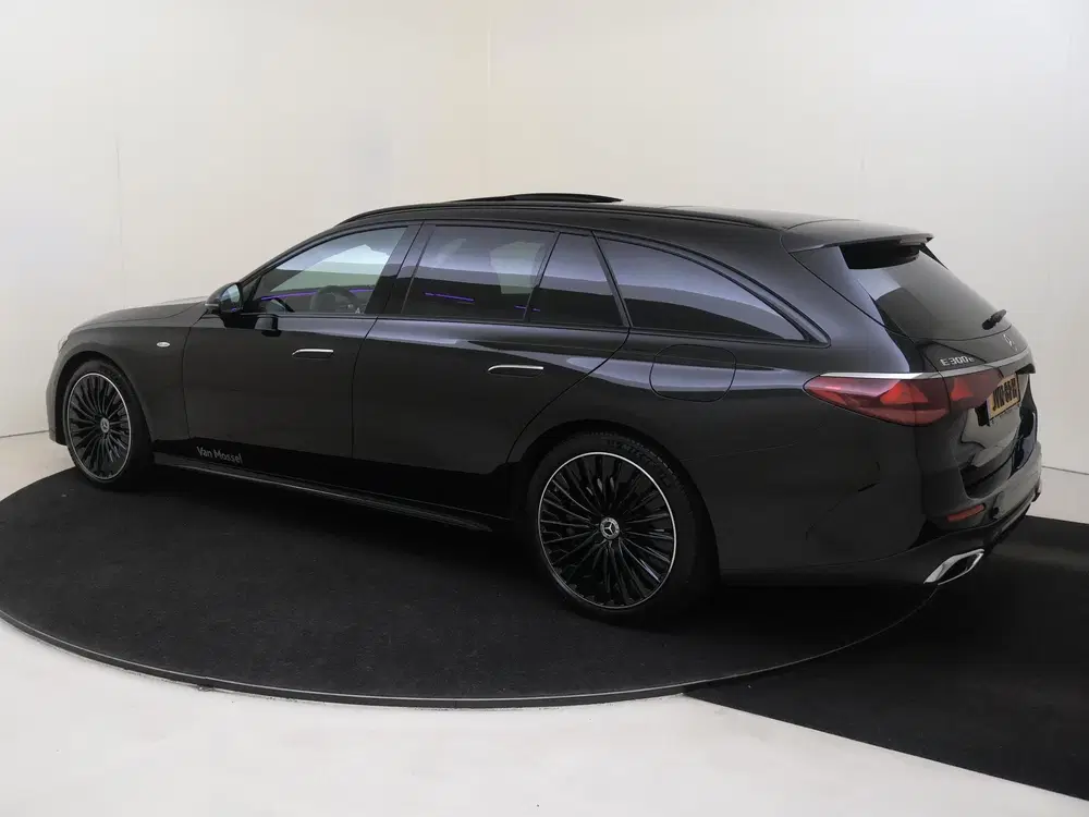 Mercedes-Benz E-Klasse 300 e AMG Line Panoramadak uit 2026, foto 5