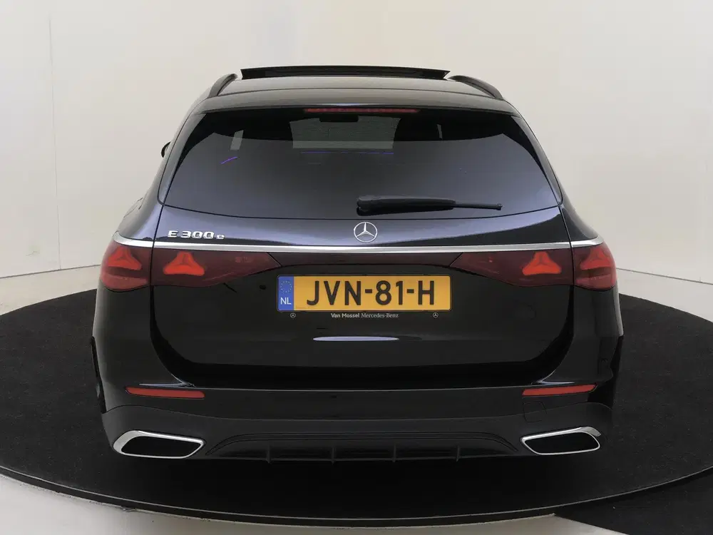 Mercedes-Benz E-Klasse 300 e AMG Line Panoramadak uit 2026, foto 7