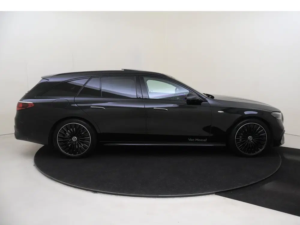 Mercedes-Benz E-Klasse 300 e AMG Line Panoramadak uit 2026, foto 9