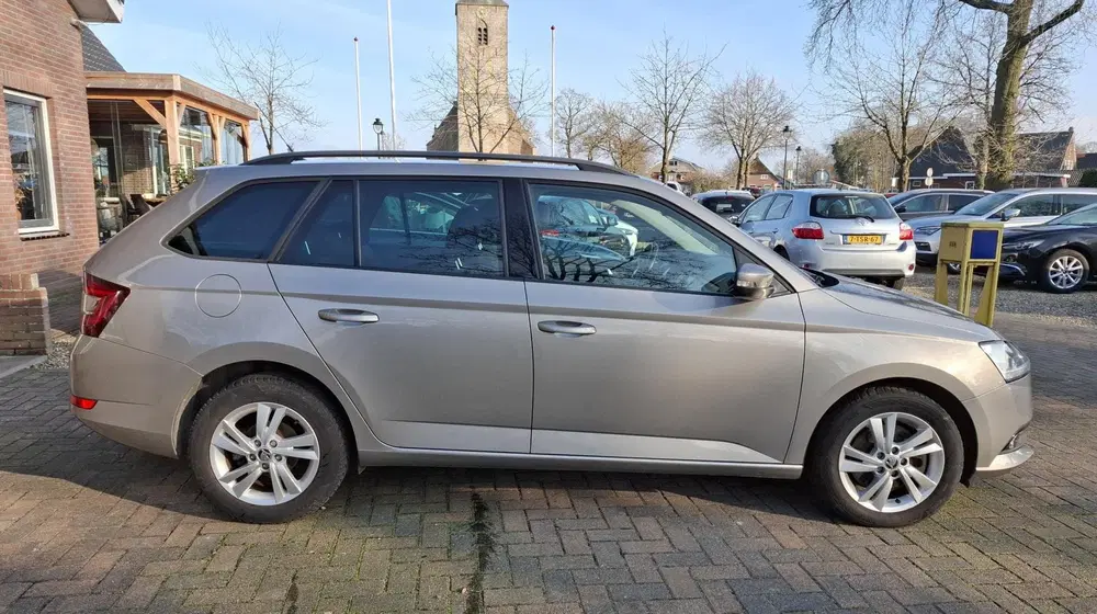 Skoda Fabia 1.0 TSI Style. 1ste eigenaar dealer onderh uit 2019, foto 6