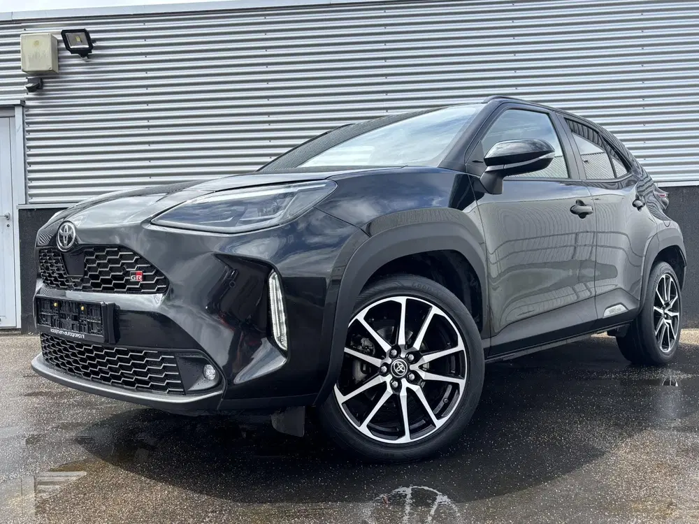 Toyota Yaris Cross 1.5 Hybrid GR Sport Panoramadak uit 2024, foto 2